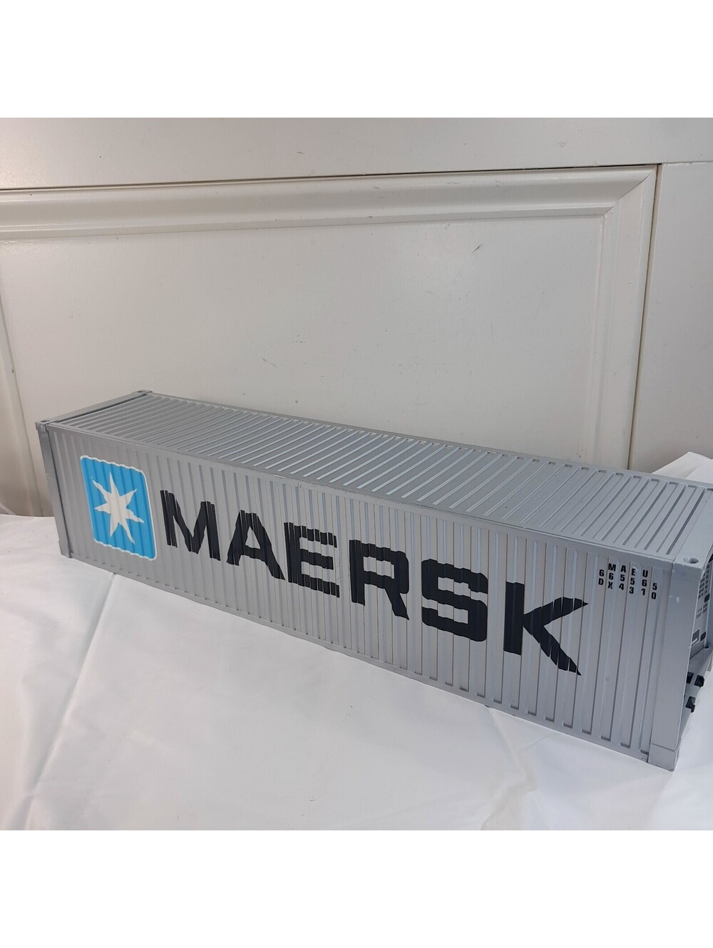 USA Trains MAERSK Intermodal Container G Gauge Scale Ribbed Side plastic train